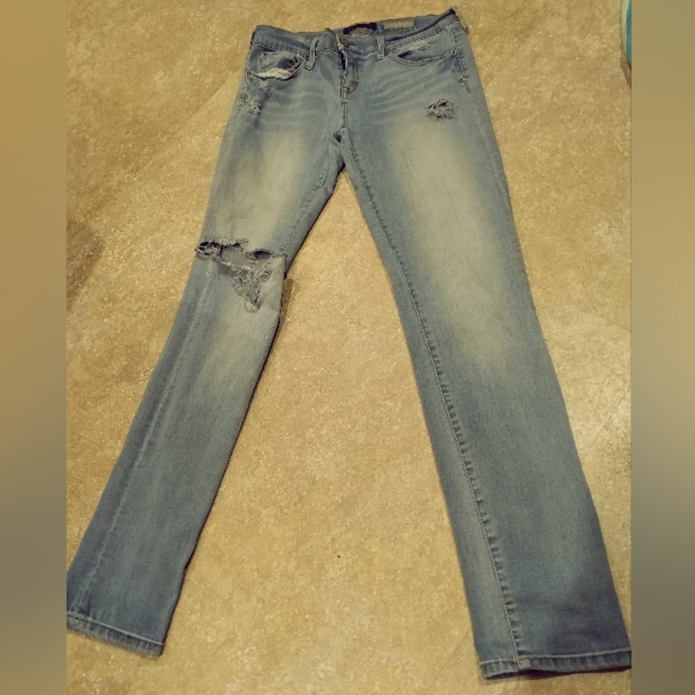 Aeropostale skinny size 6 reg distressed